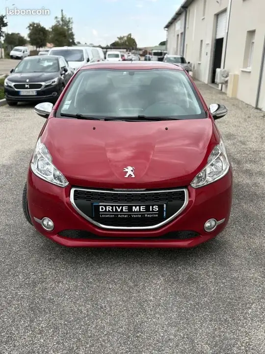 Peugeot 208 2015 photo 2