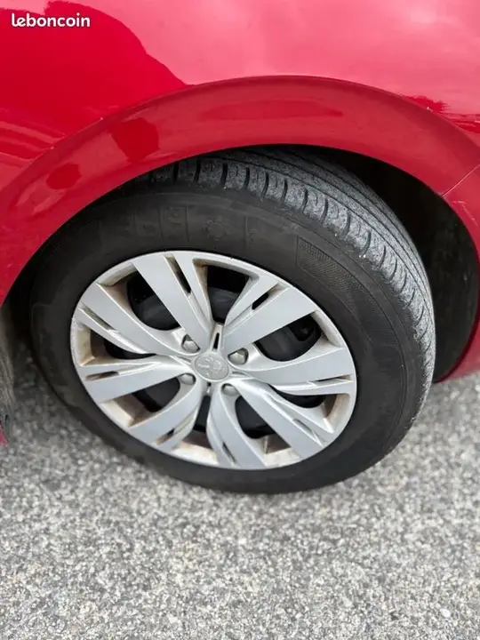 Peugeot 208 2015 photo 4