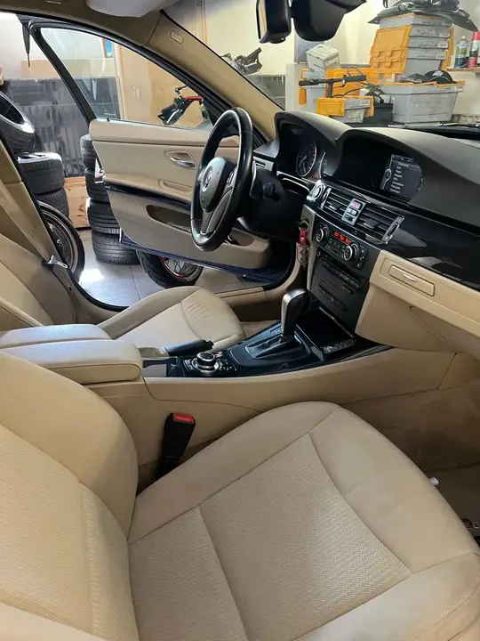 BMW 3 Series 2011 photo 3