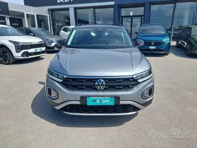 Volkswagen T-Roc 2024 photo 2