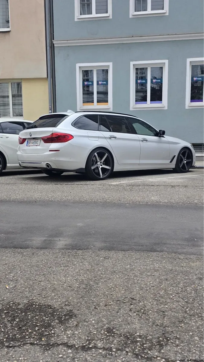 BMW 5 Series 2017 photo 3