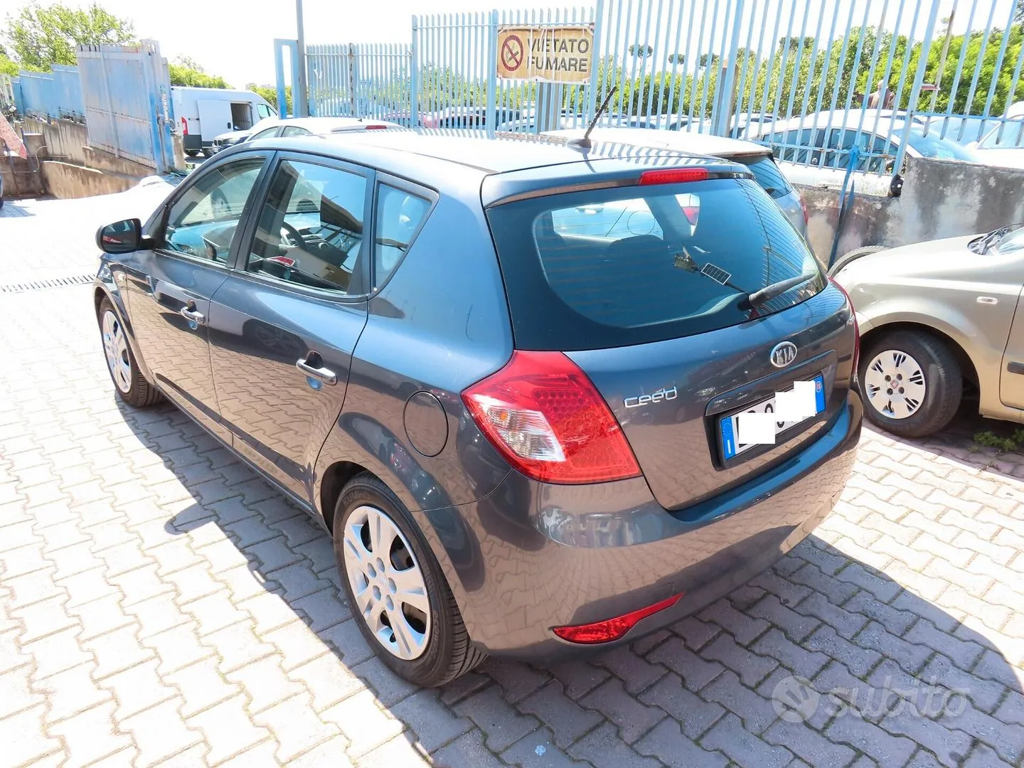 Kia Ceed 2010 photo 3