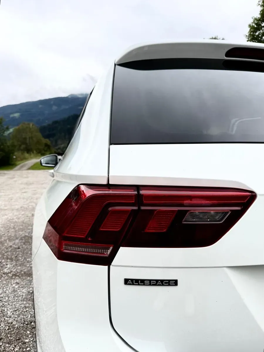 Volkswagen Tiguan Allspace 2023 photo 2