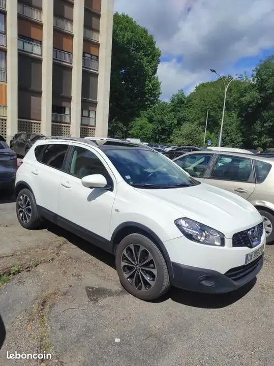 Nissan Qashqai 2012 photo 2