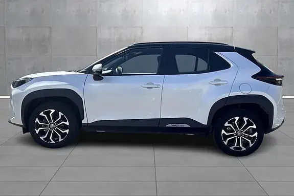 Toyota Yaris Cross 2023 photo 2