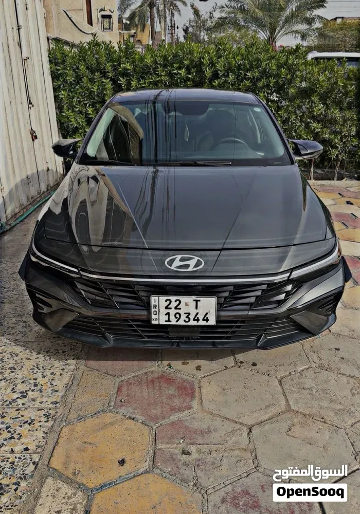 Hyundai Elantra 2025 photo 3