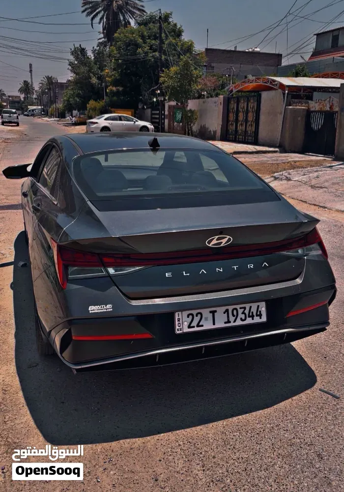 Hyundai Elantra 2025 photo 2