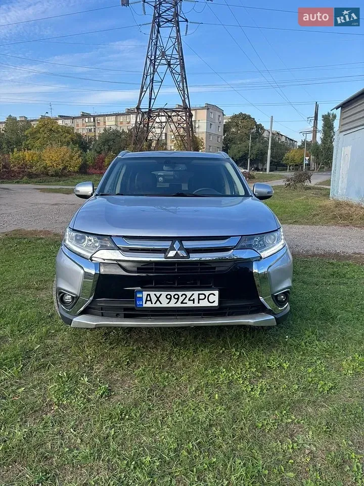 Mitsubishi Outlander 2017 photo 4