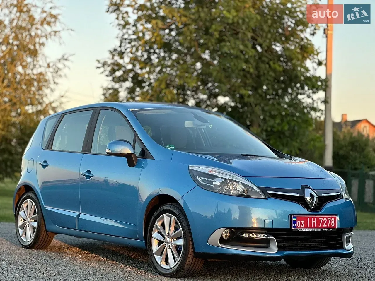 Renault Scenic 2014 photo 2