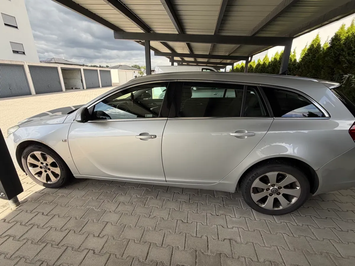 Opel Insignia 2011 photo 2