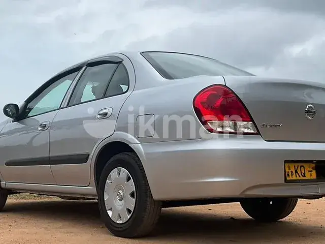 Nissan Sunny 2011 photo 5