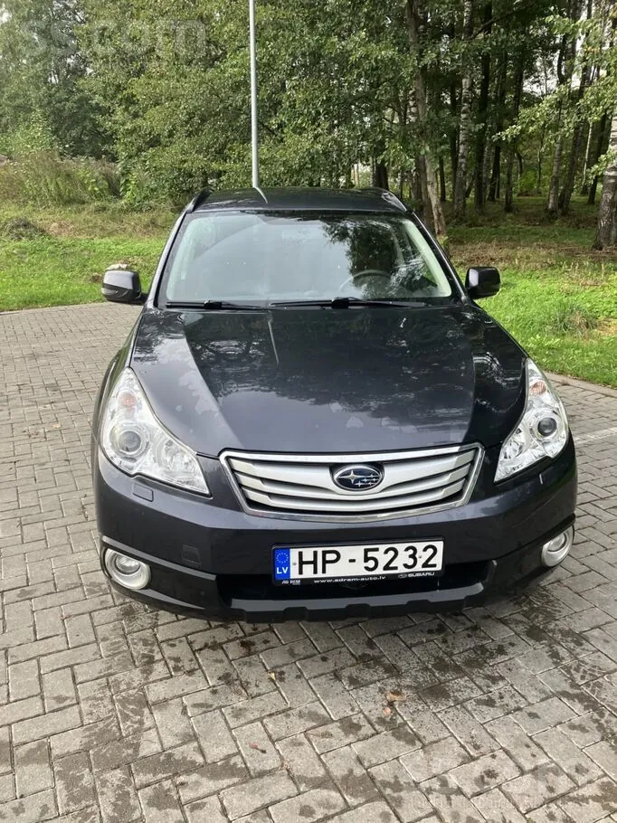 Subaru Outback 2011 photo 3