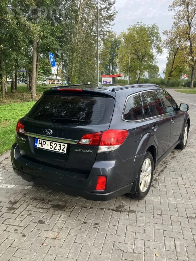 Subaru Outback 2011 photo 5