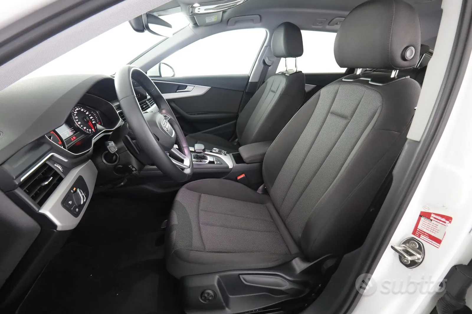 Audi A4 2022 photo 2