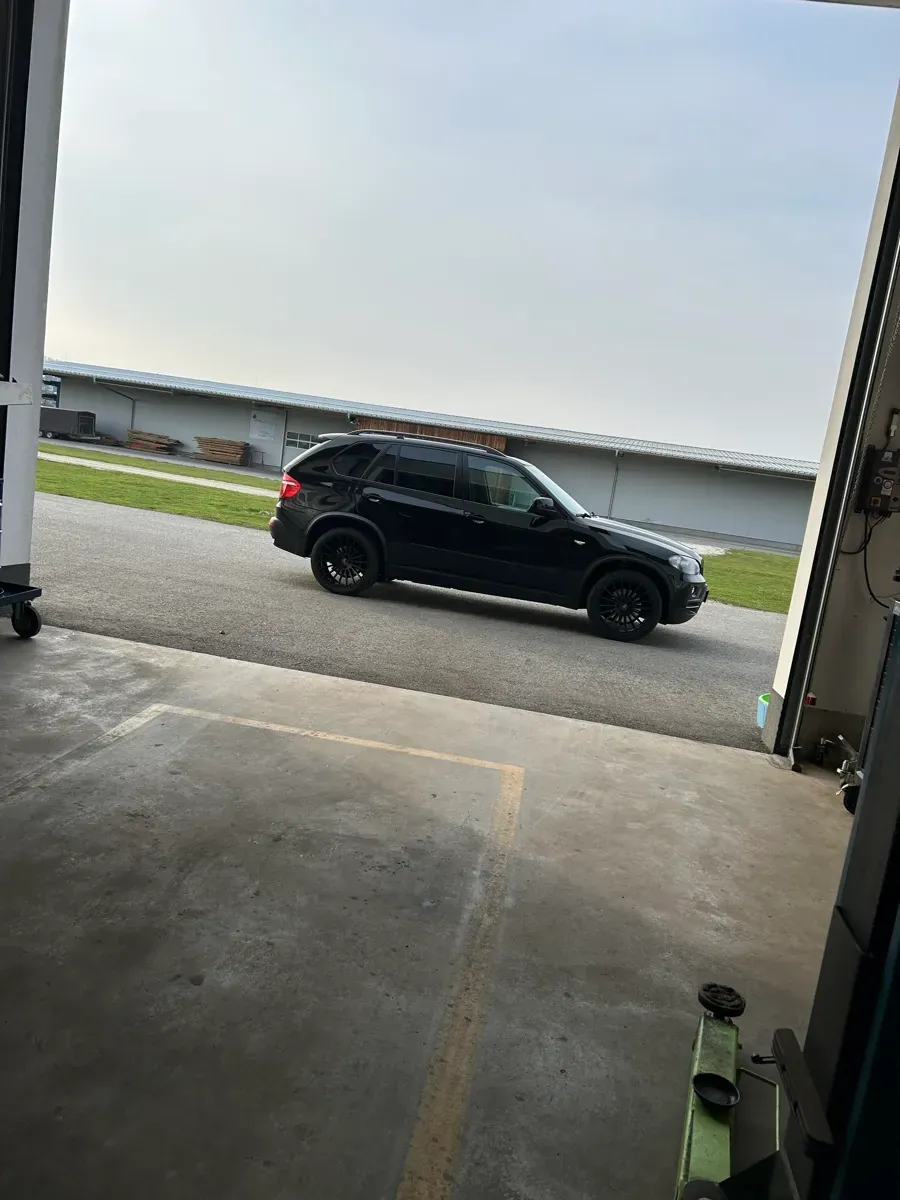 BMW X5 2010 photo 3