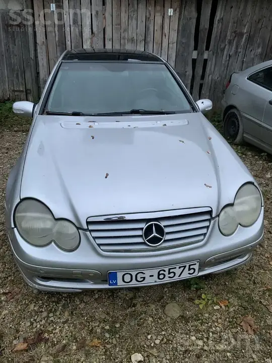 Mercedes-Benz C200