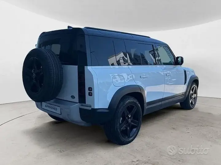 Land Rover Defender 2022 photo 2