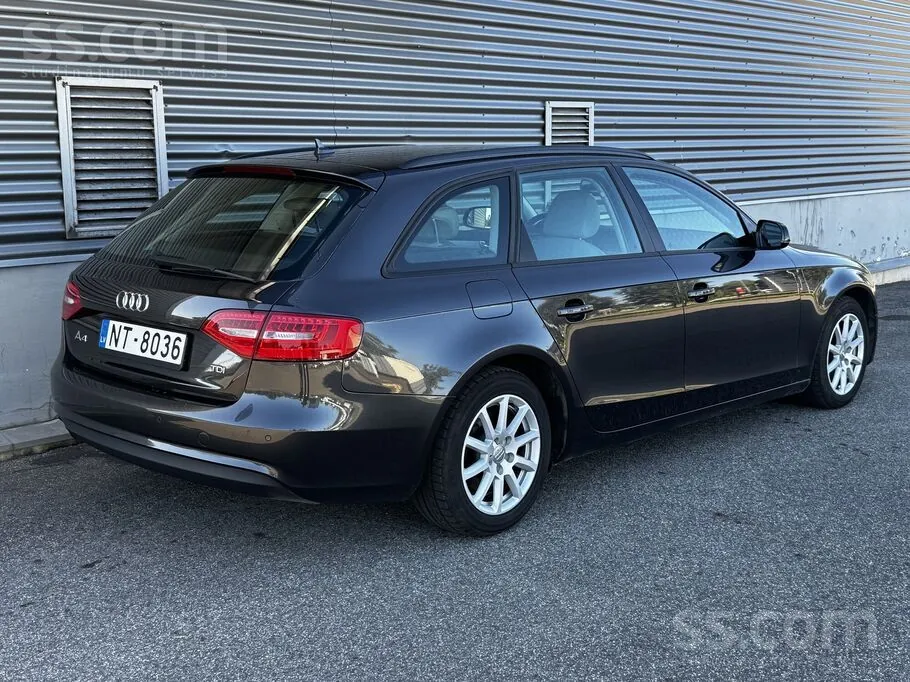 Audi A4 2012 photo 5