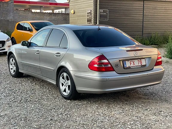 Mercedes-Benz E-Class 2003 photo 2