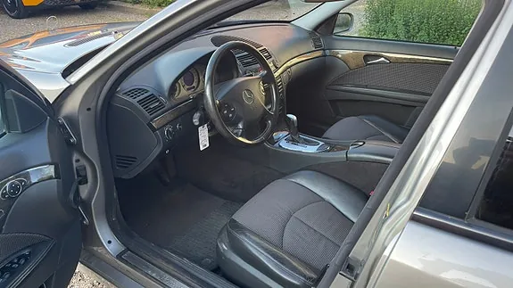 Mercedes-Benz E-Class 2003 photo 5