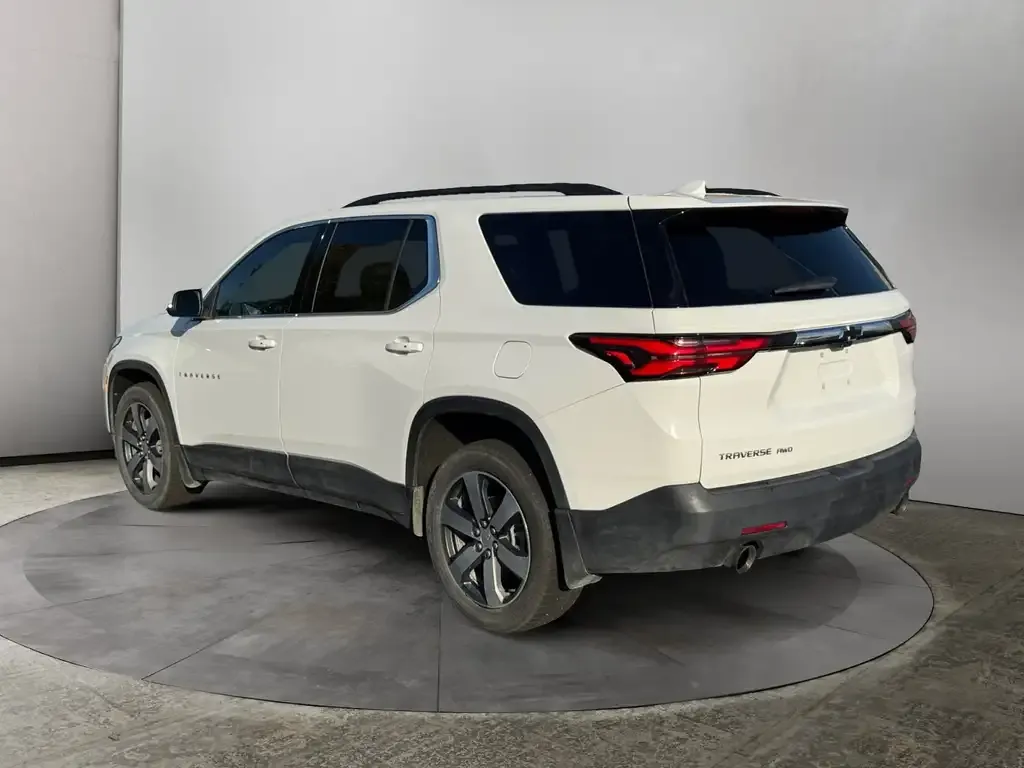 Chevrolet Traverse 2023 photo 3