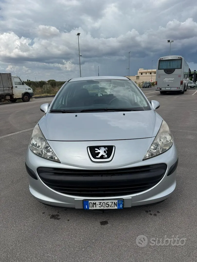 Peugeot 207 2008 photo 2