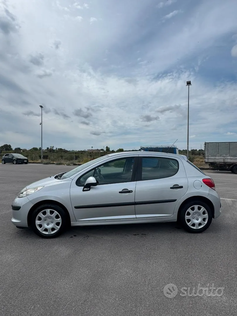 Peugeot 207 2008 photo 3