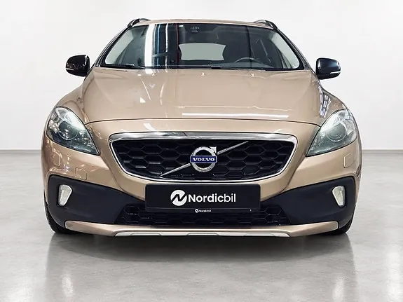 Volvo V40 Cross Country 2015 photo 2