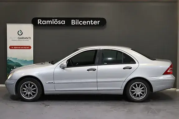 Mercedes-Benz C 320 2002 photo 2