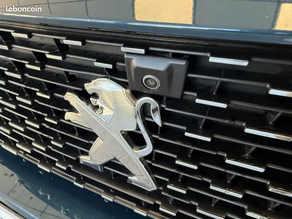 Peugeot 5008 2022 photo 2