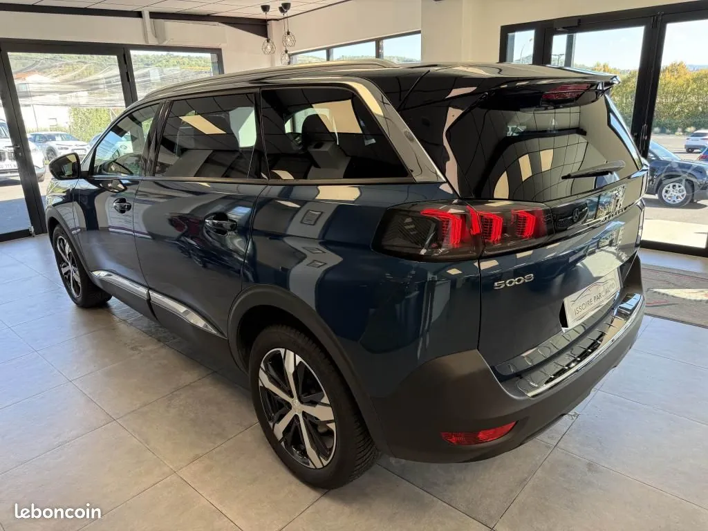 Peugeot 5008 2022 photo 3