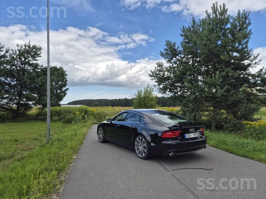 Audi A7 2011 photo 2