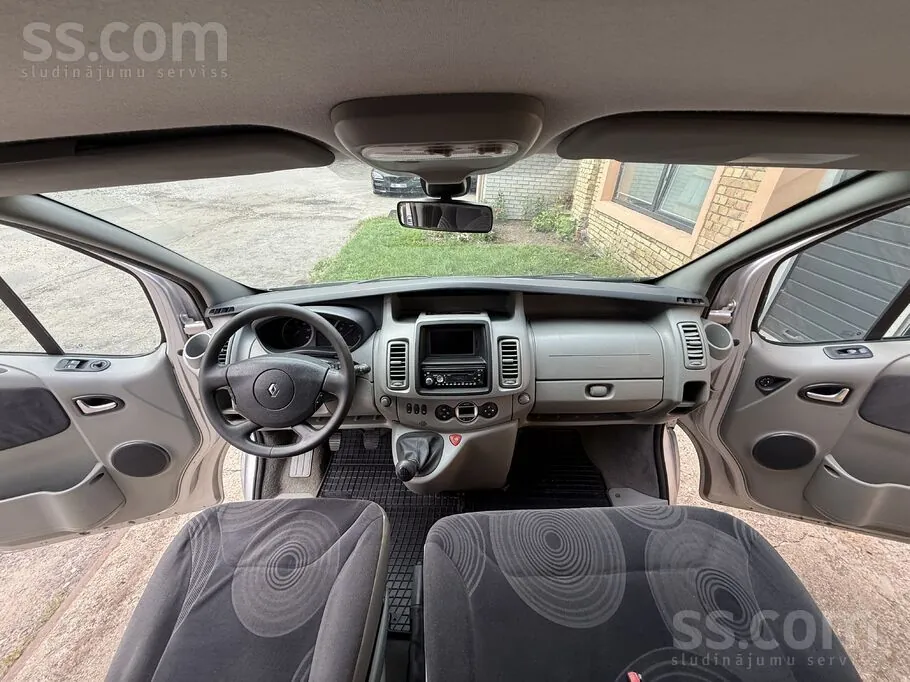 Renault Trafic 2011 photo 4
