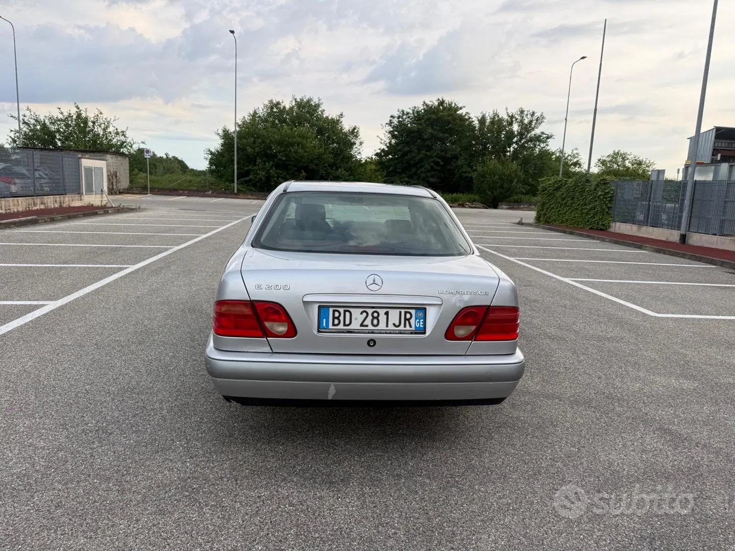 Mercedes-Benz E 200 1999 photo 5