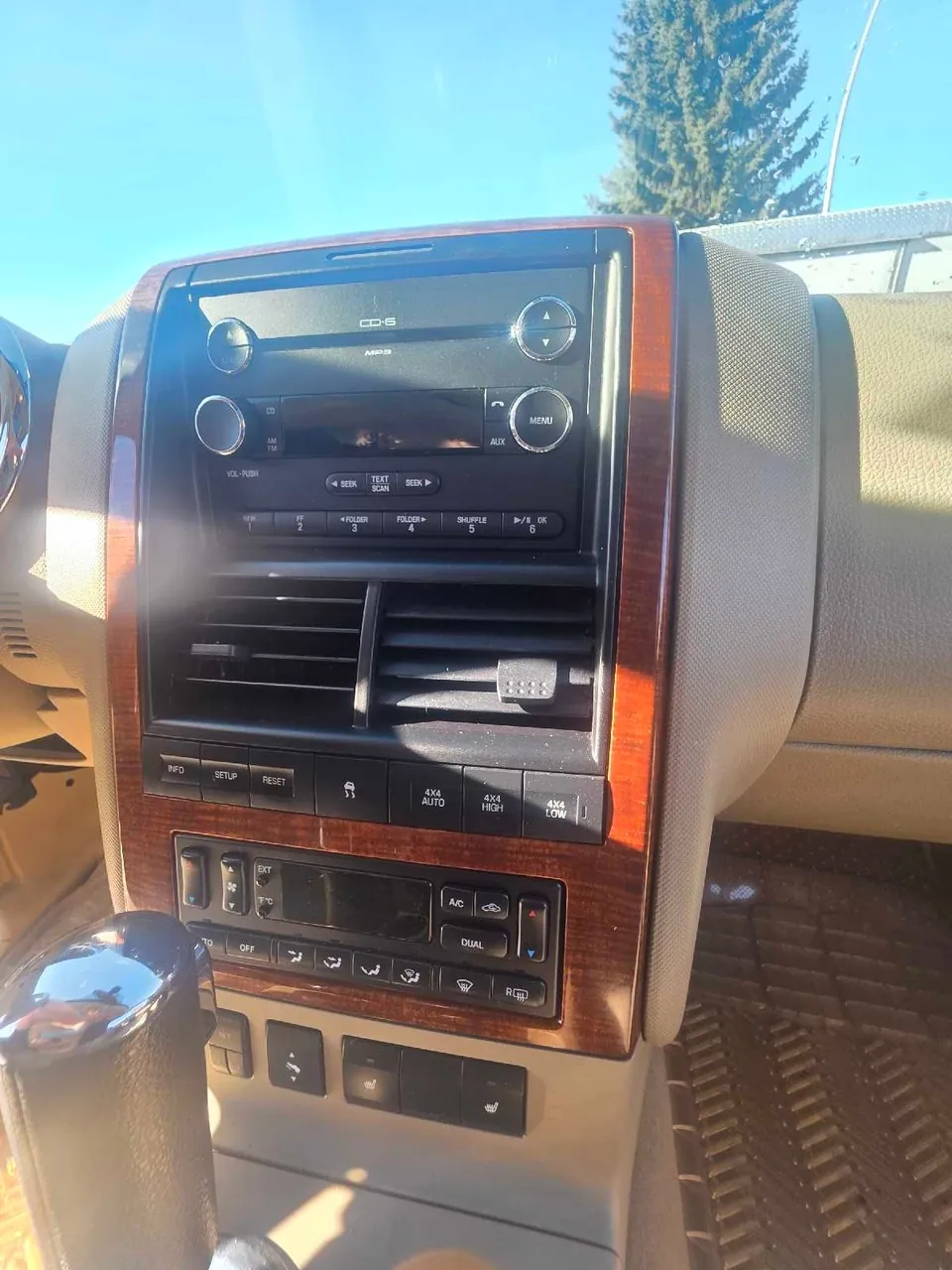 Ford Explorer 2009 photo 4