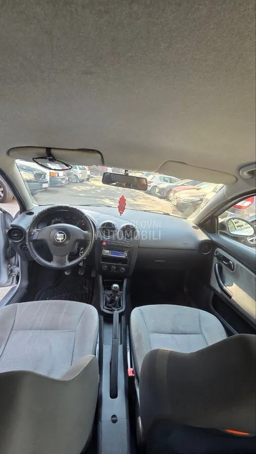 Seat Ibiza 2003 photo 5