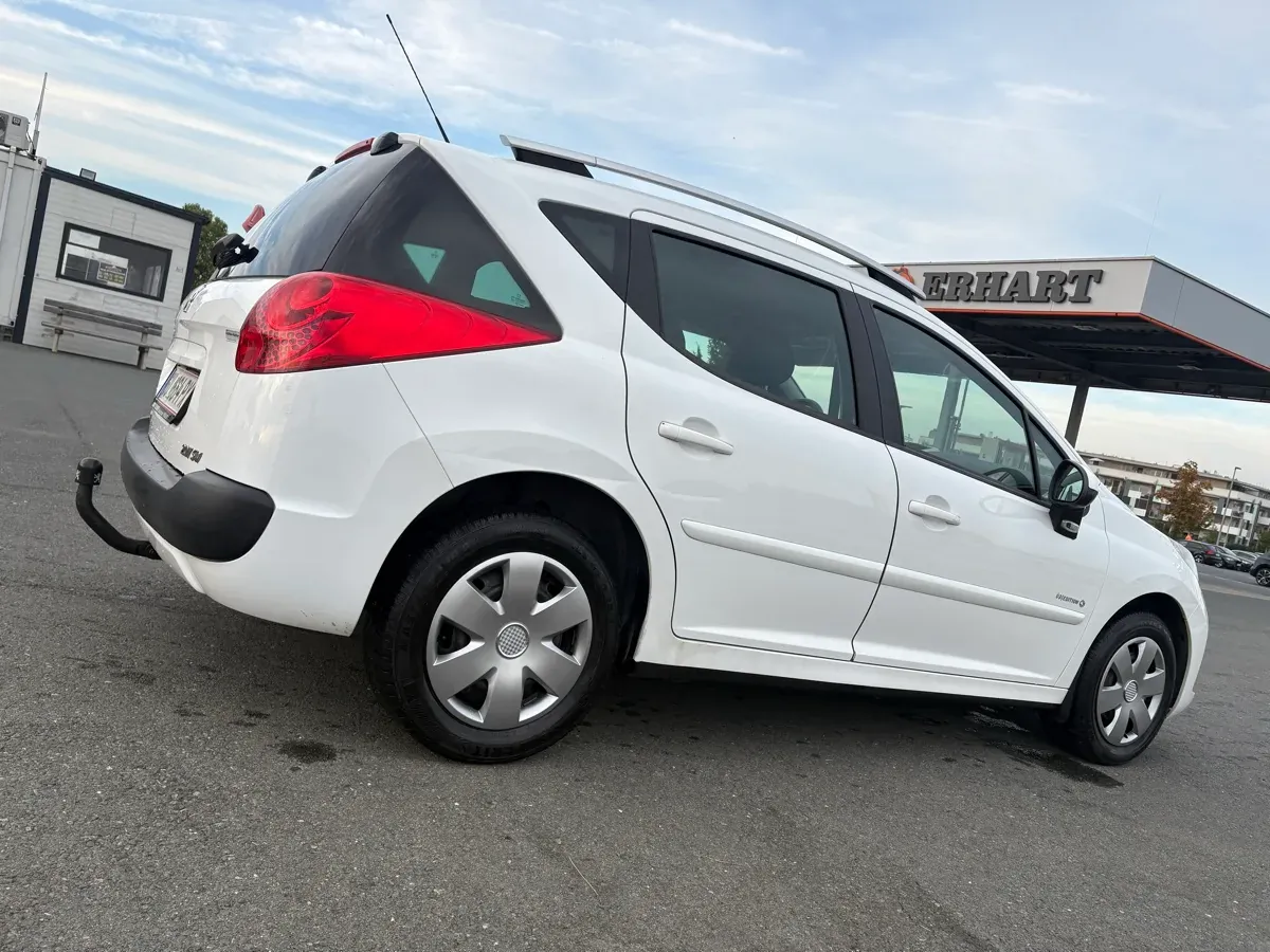 Peugeot 207 2009 photo 3
