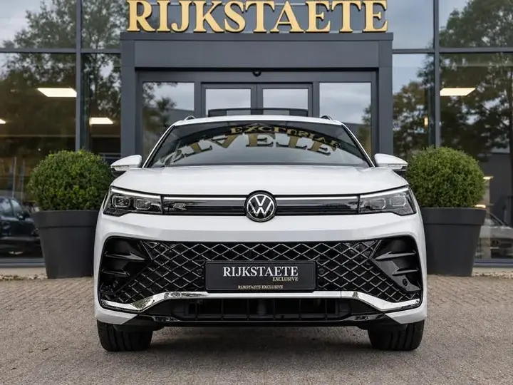 Volkswagen Tiguan 2024 photo 3