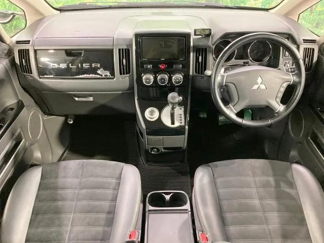 Mitsubishi Delica D:5 2019 photo 2