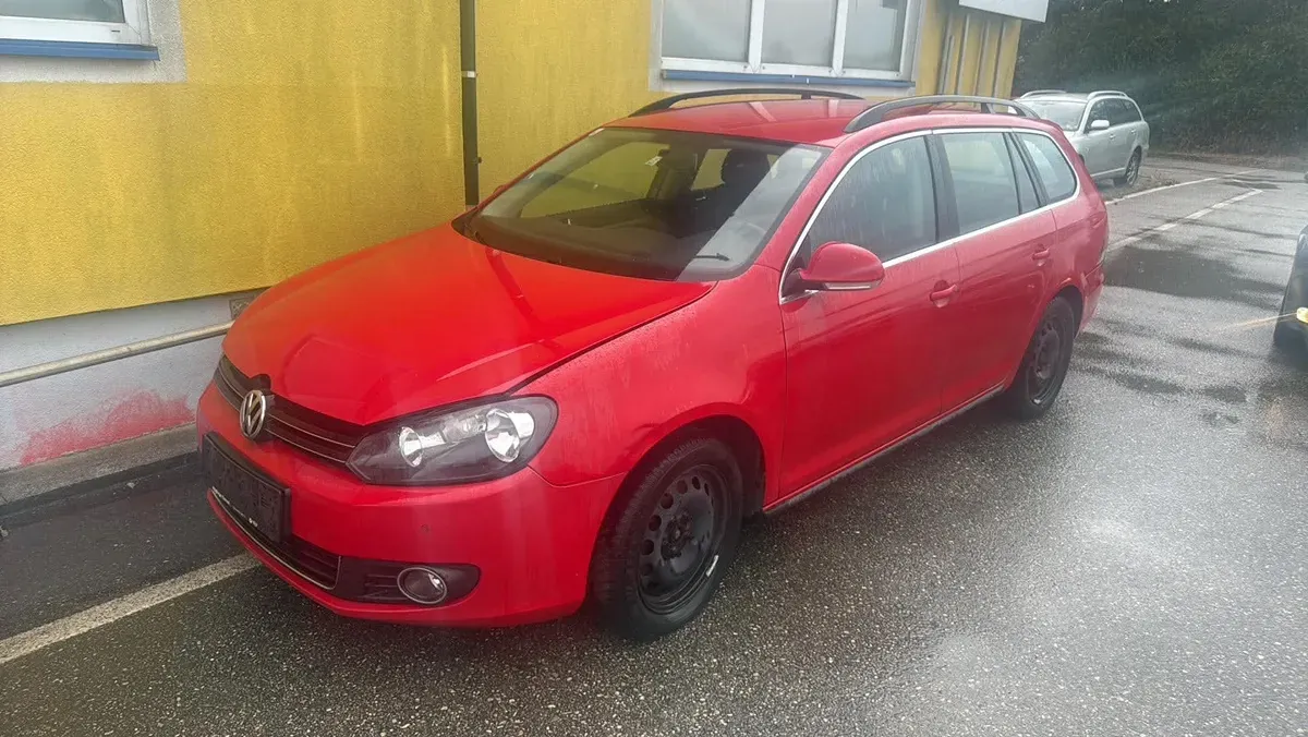 Volkswagen Golf 2012 photo 2