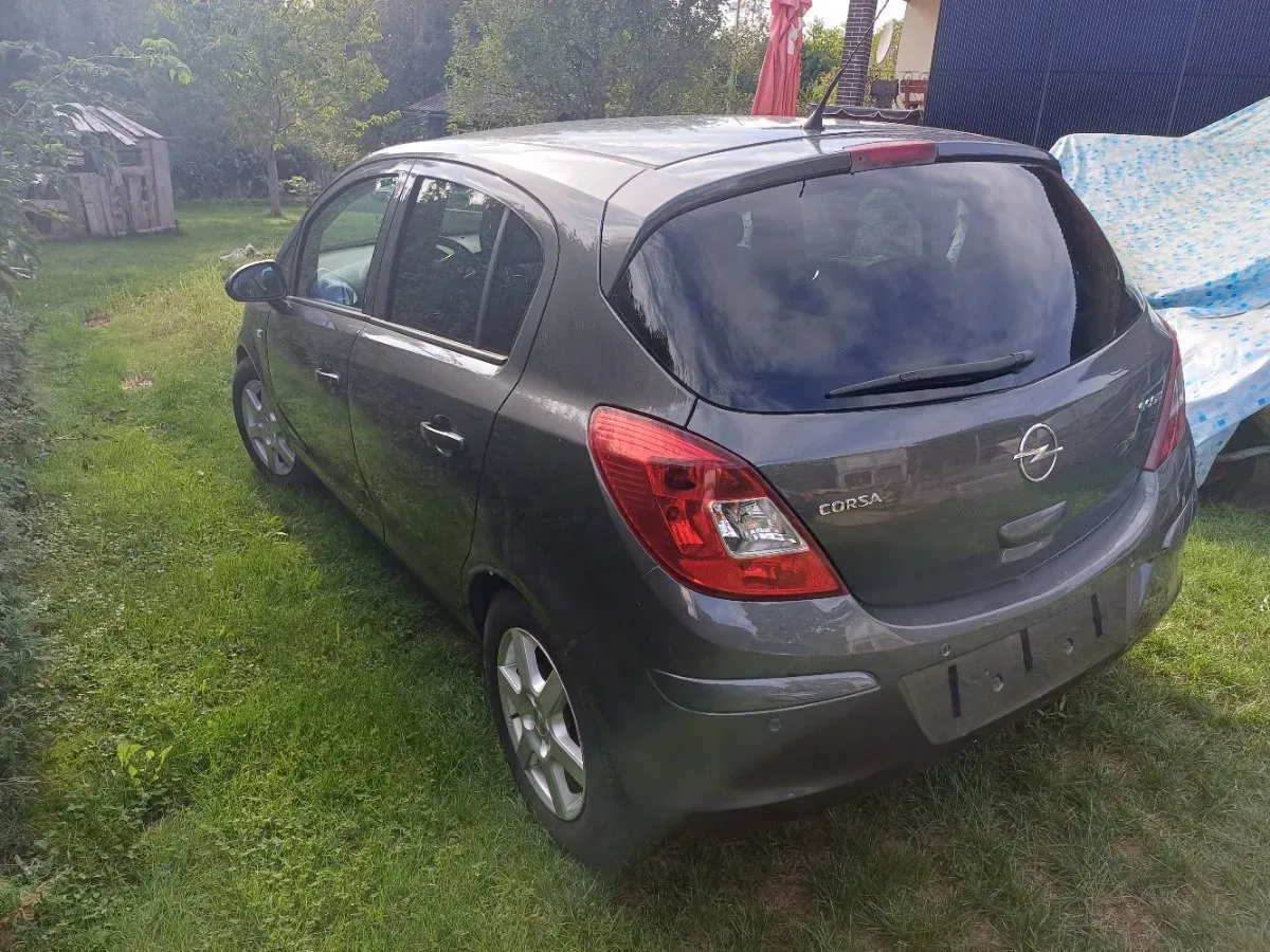 Opel Corsa 2010 photo 3