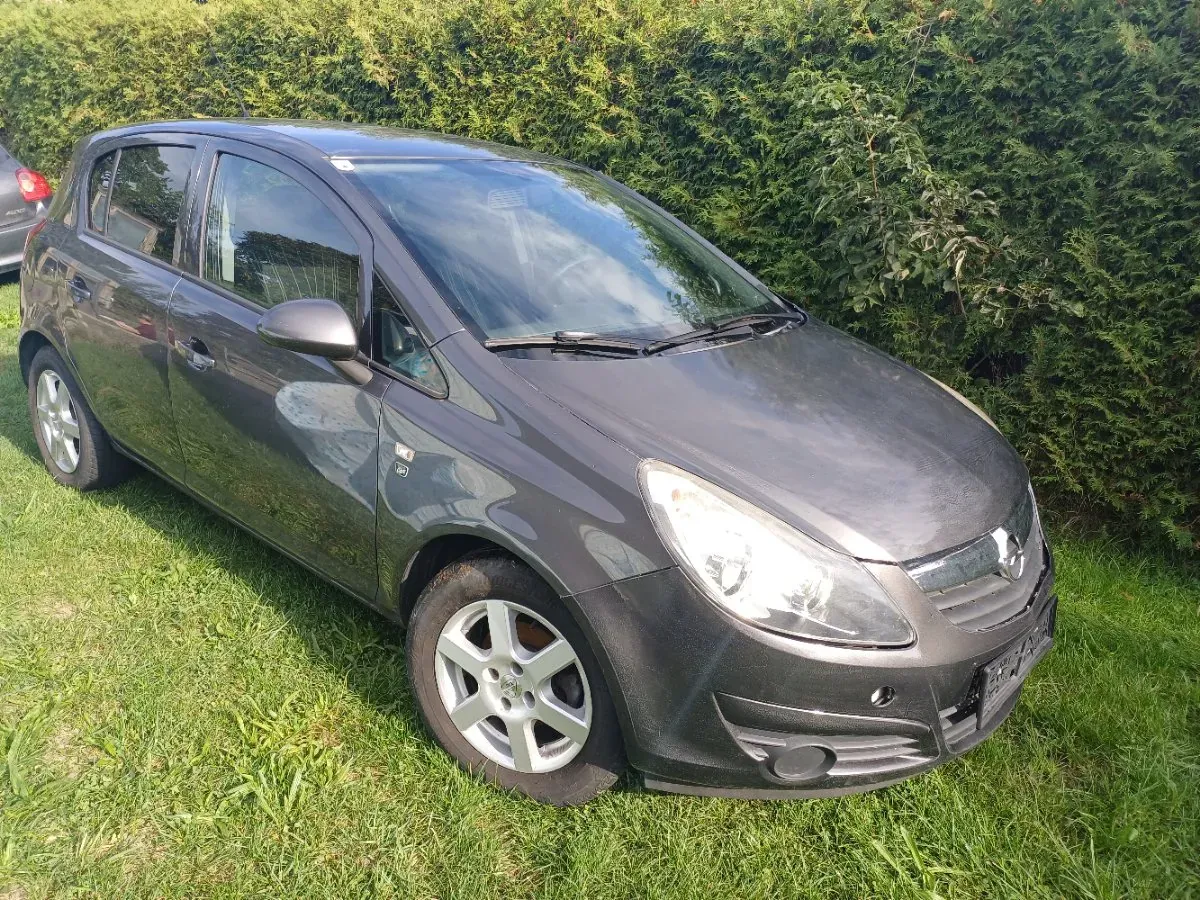 Opel Corsa 2010 photo 2