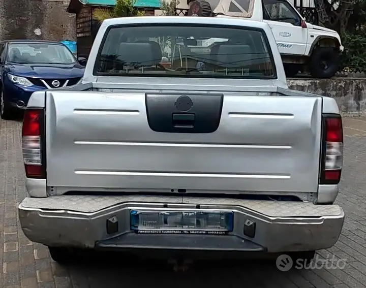 Nissan Navara 2002 photo 5
