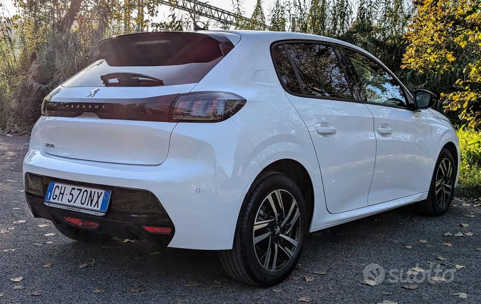 Peugeot 208 2022 photo 2