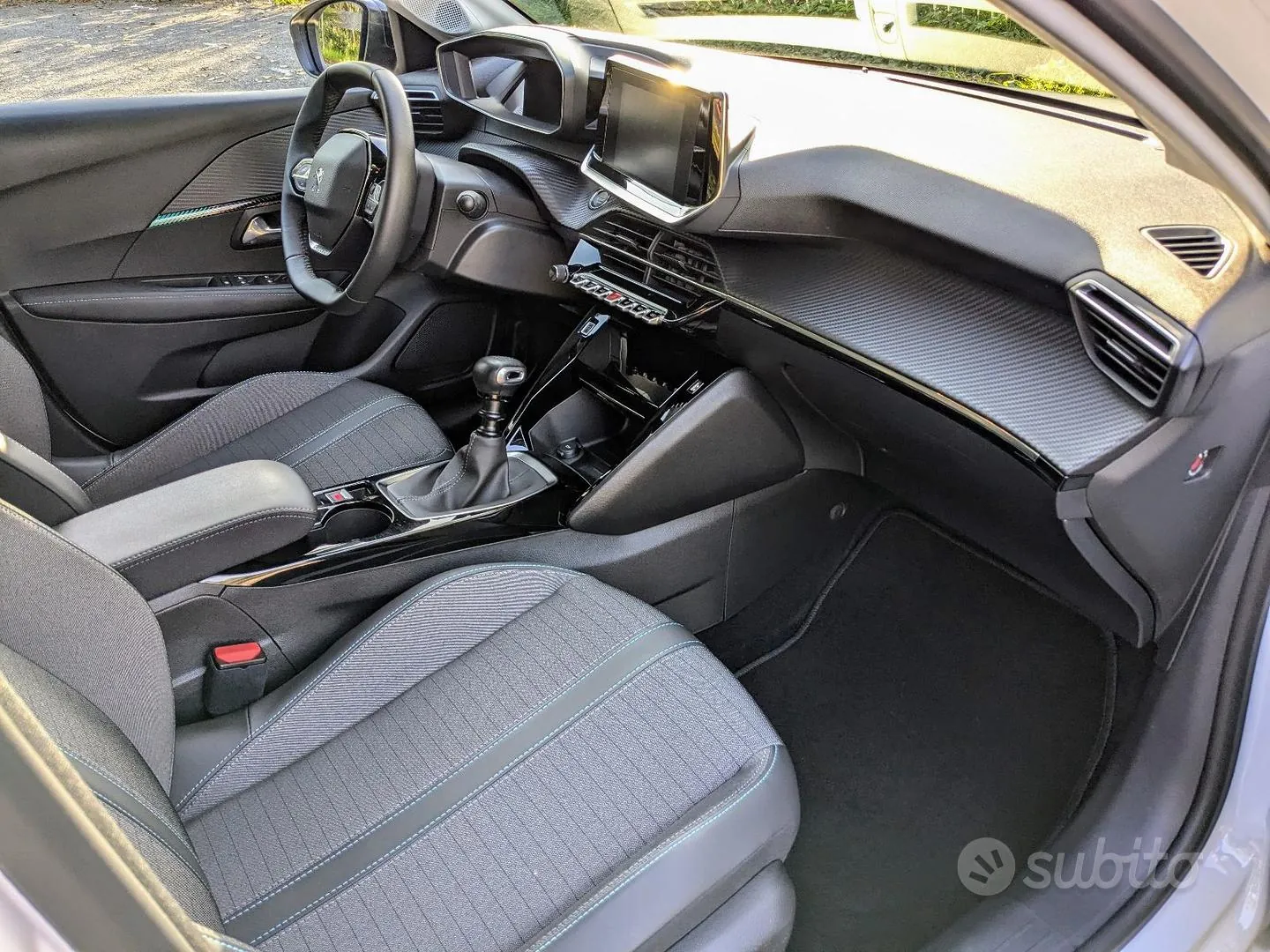 Peugeot 208 2022 photo 5