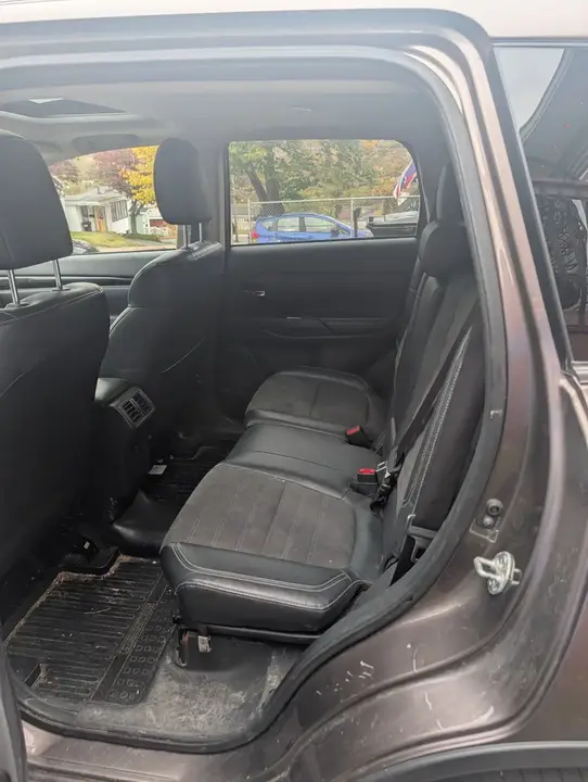 Mitsubishi Outlander 2019 photo 2