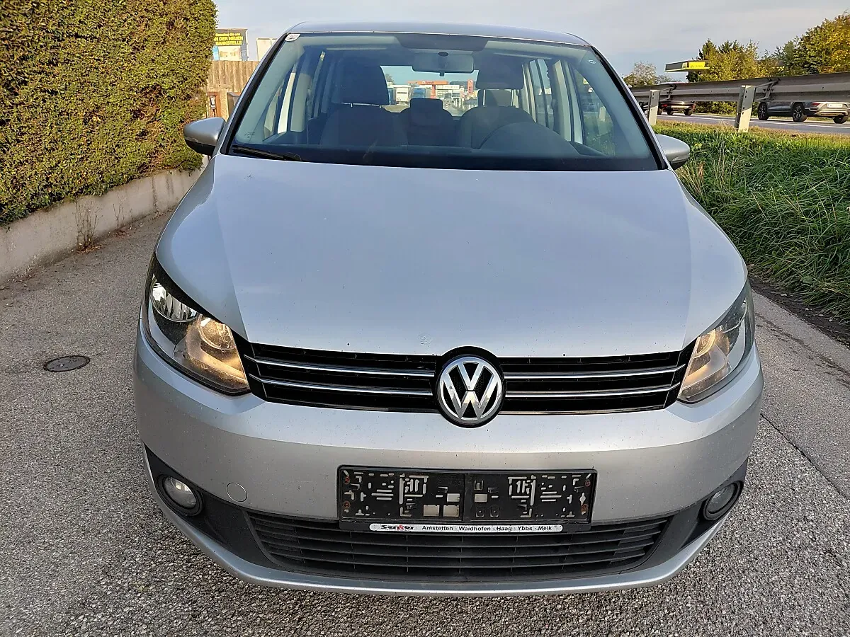 Volkswagen Touran 2014 photo 2