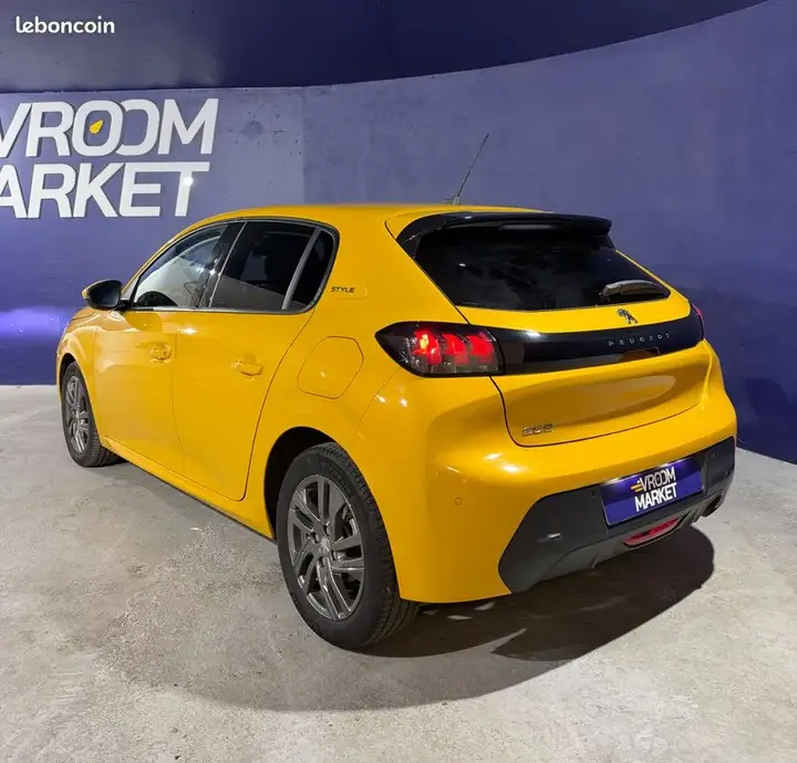 Peugeot 208 2021 photo 3
