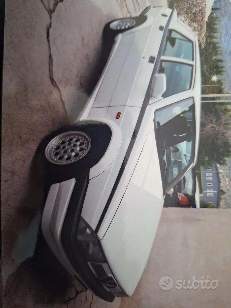 Alfa Romeo 75 1991 photo 4