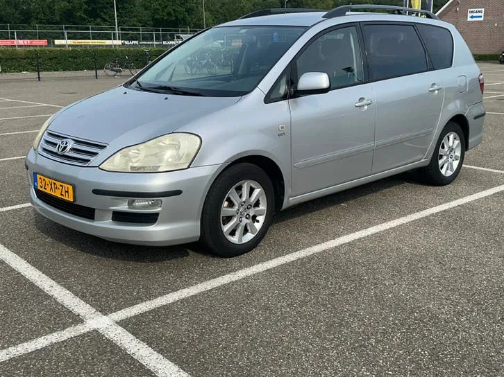Toyota Avensis Verso